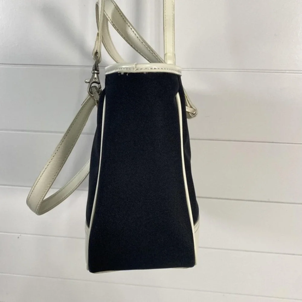 Fossil brand light